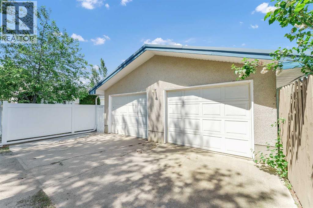 1277 Crockford Crescent NW - 37