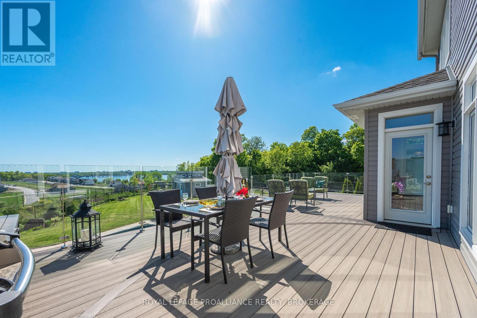 800 RIVERVIEW WAY - 11