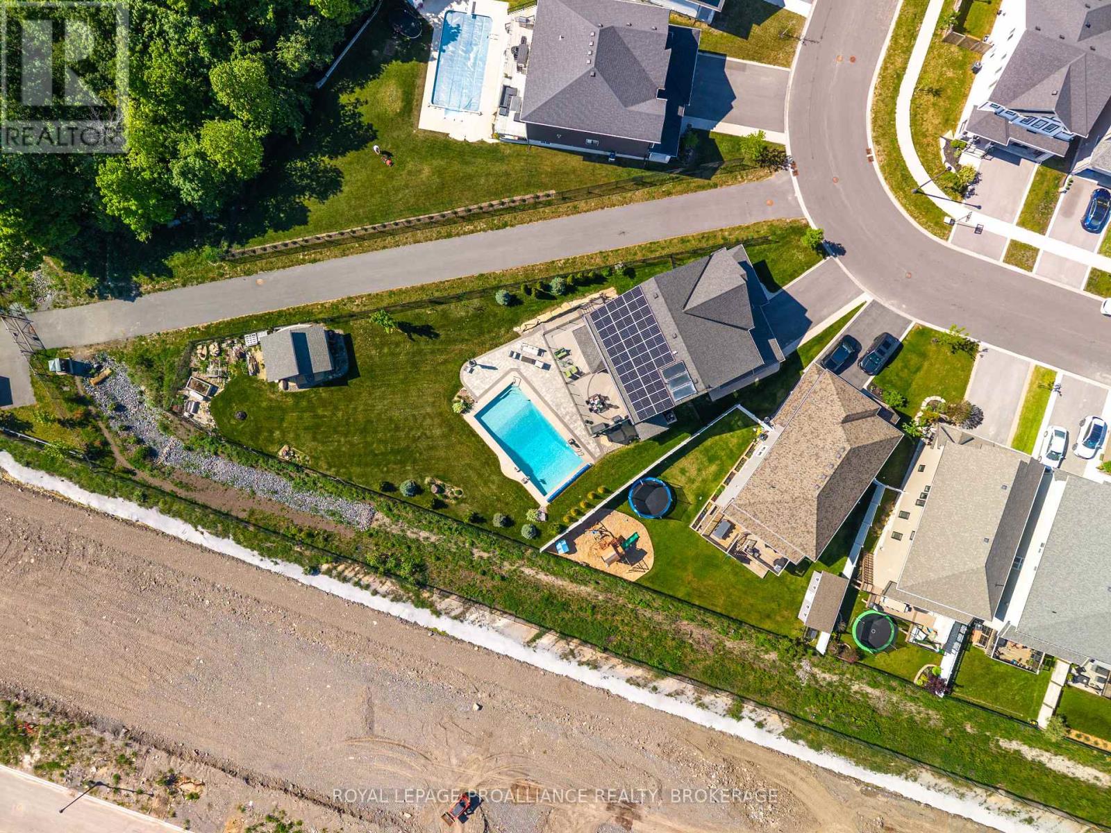800 RIVERVIEW WAY - 44