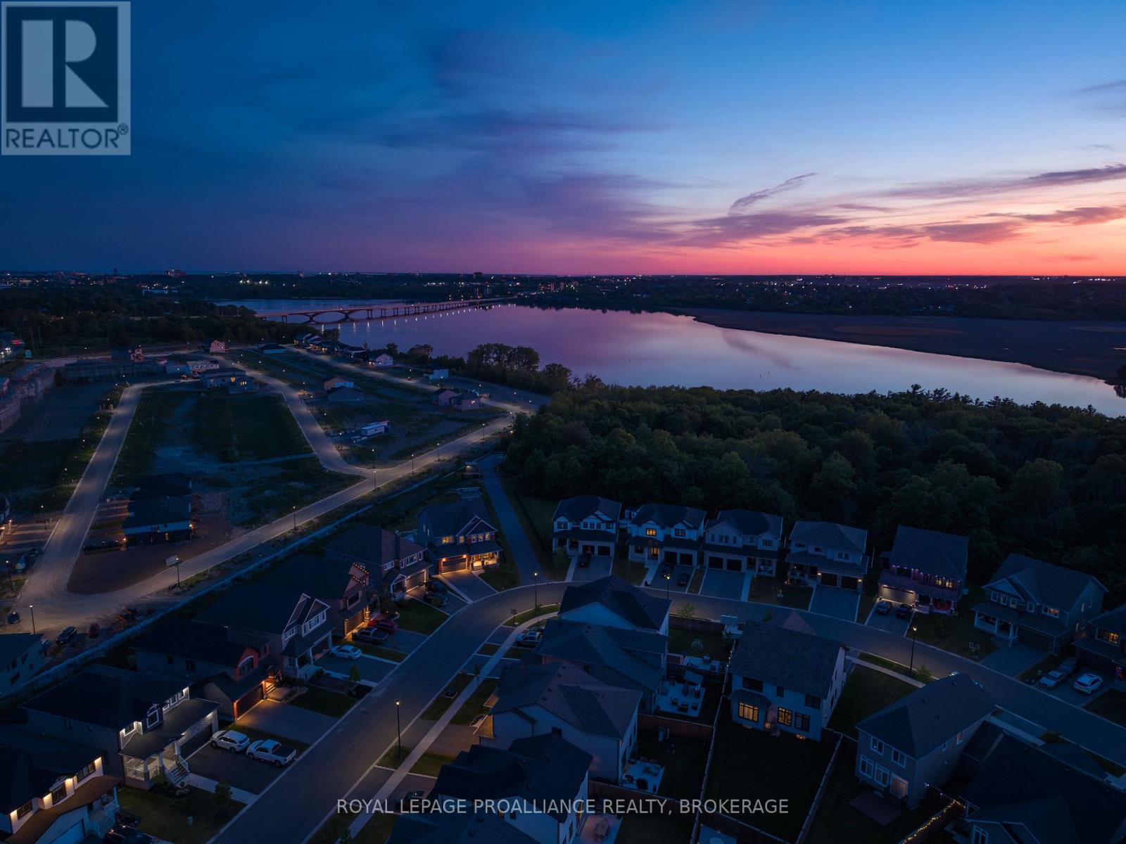 800 RIVERVIEW WAY - 47