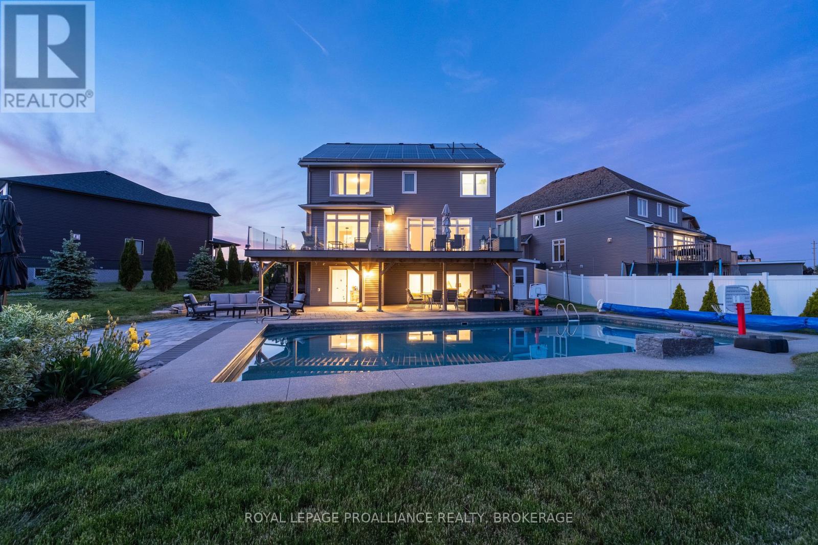 800 RIVERVIEW WAY - 5