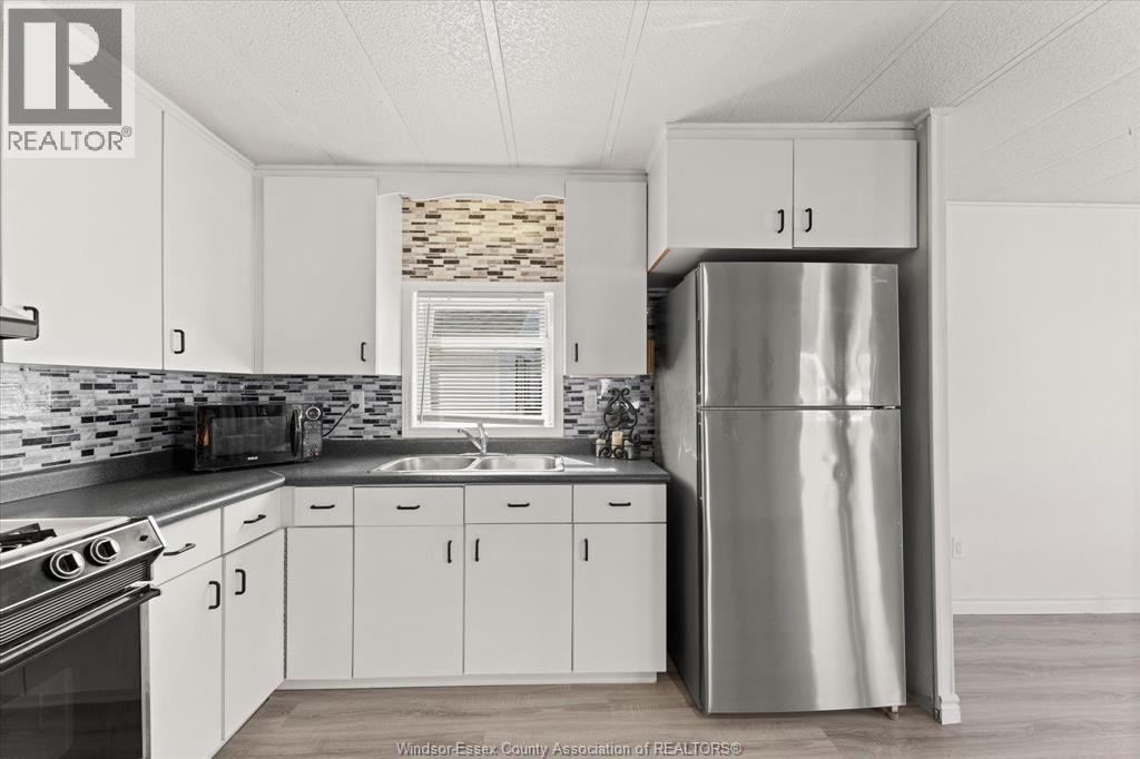 9 PARKSIDE - 12