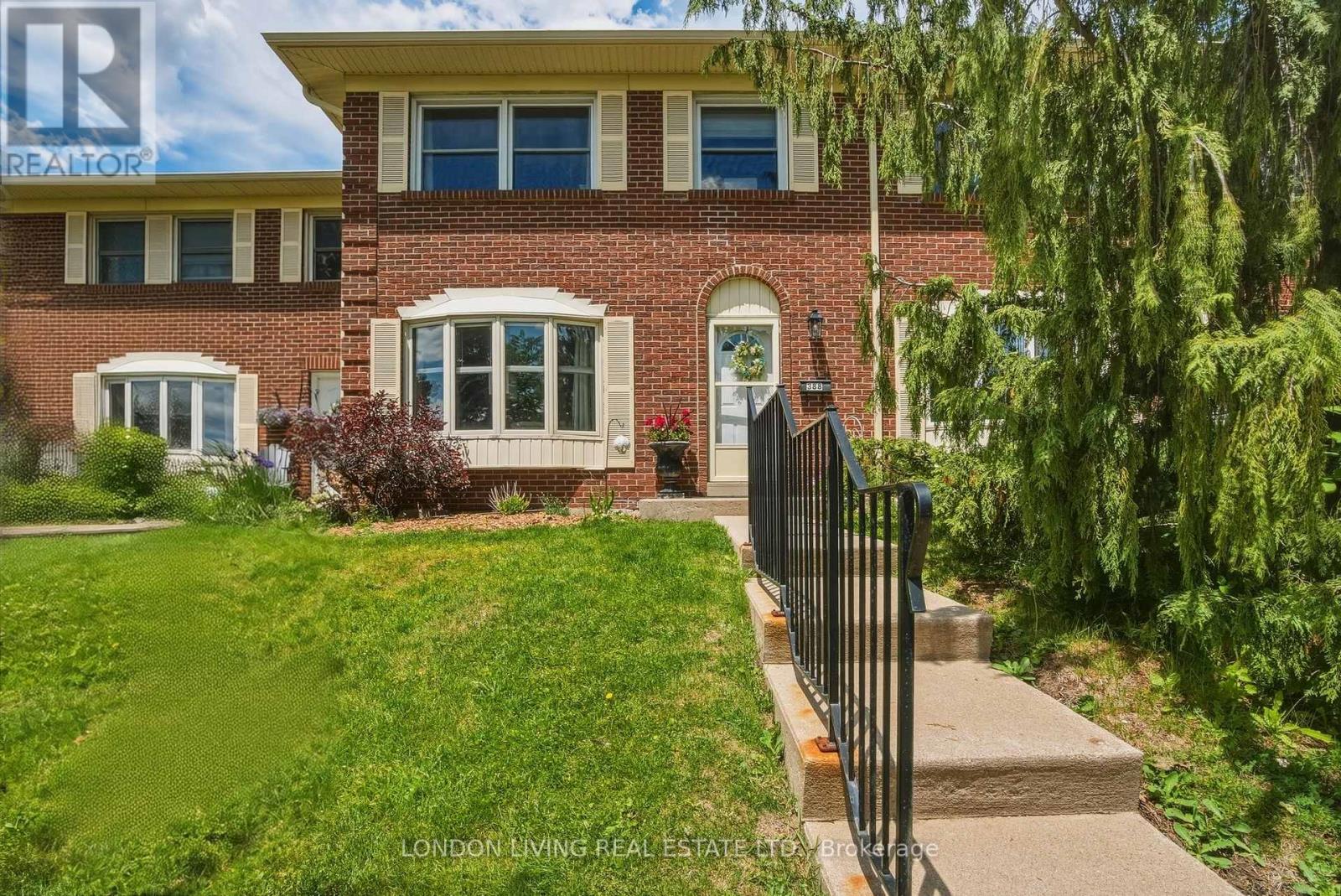 388 HOMESTEAD COURT - 1