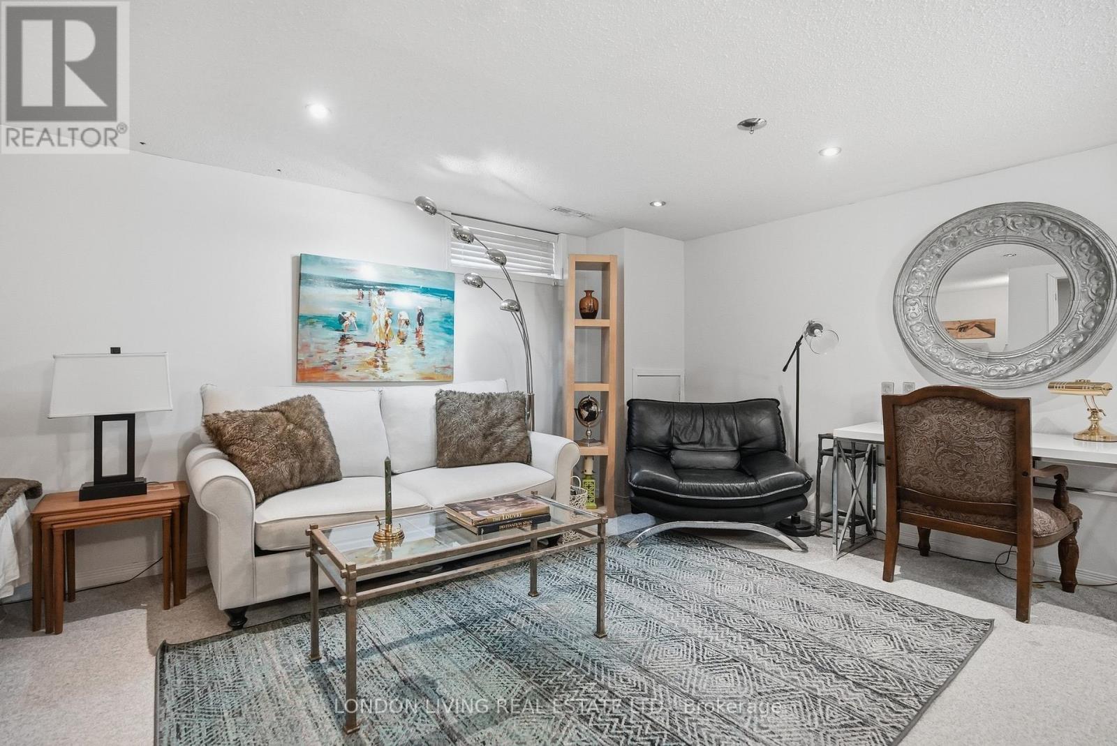 388 HOMESTEAD COURT - 26