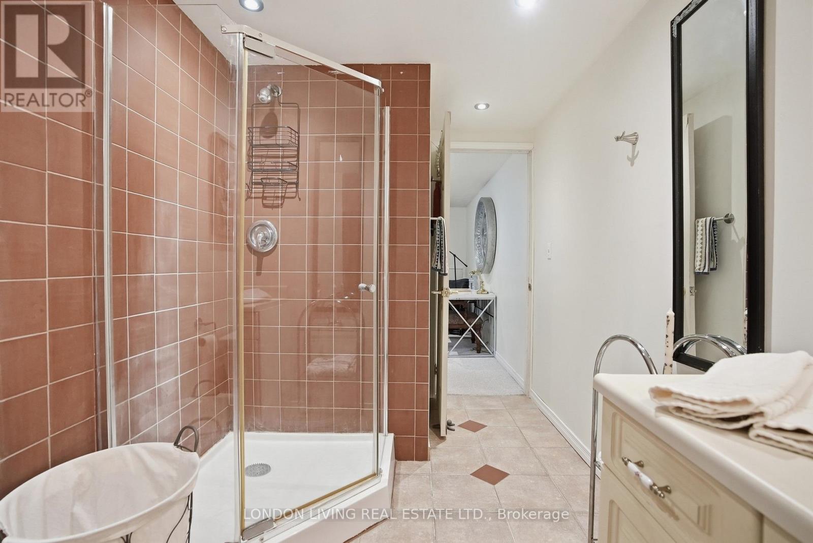 388 HOMESTEAD COURT - 30