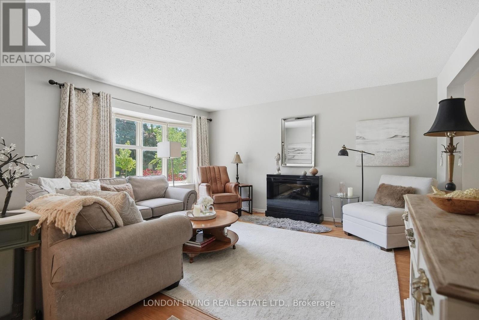388 HOMESTEAD COURT - 6