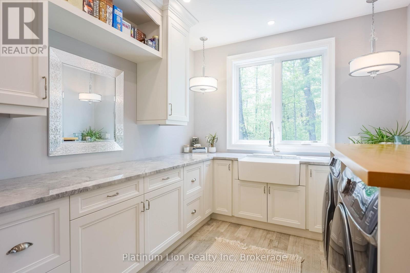1521 EMILY LANE - 19