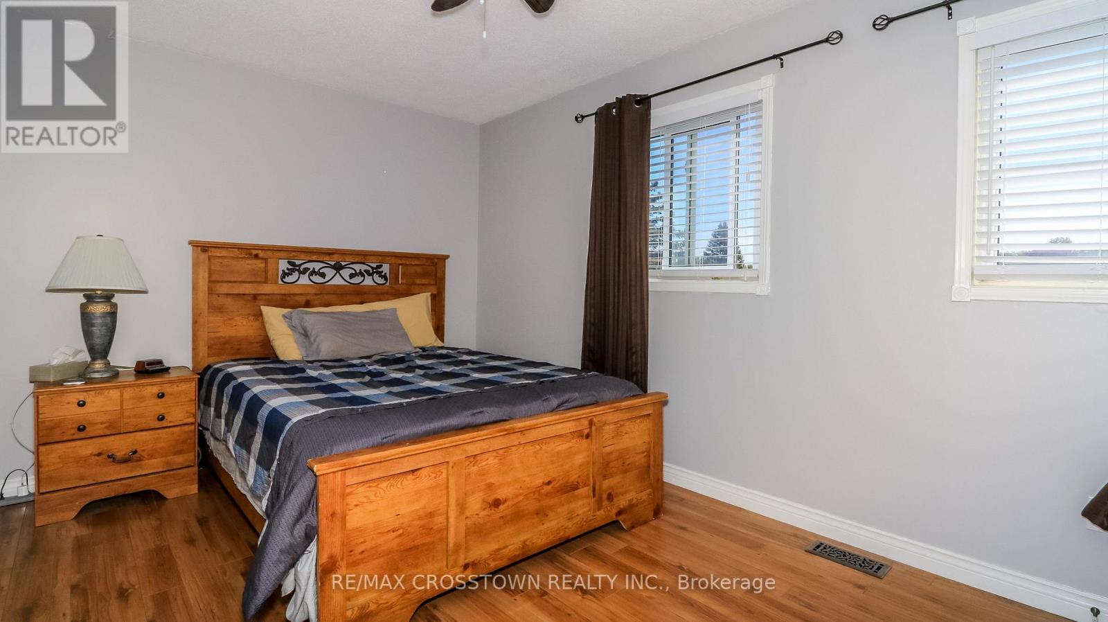 67 DONALD CRESCENT - 16