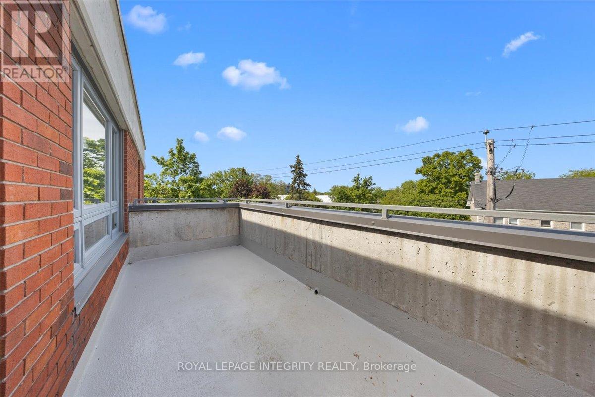 #PH5 939 NORTH RIVER ROAD - 18