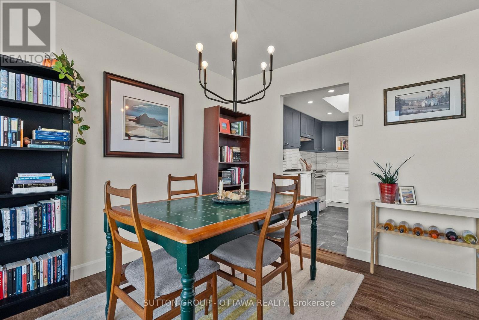 #702 99 HOLLAND AVENUE - 12