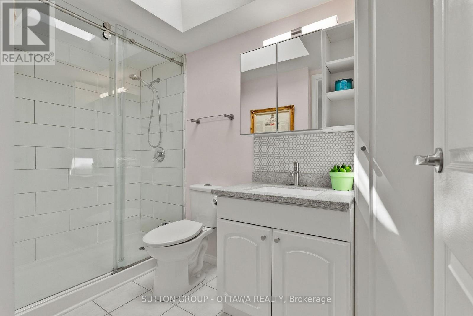 #702 99 HOLLAND AVENUE - 22