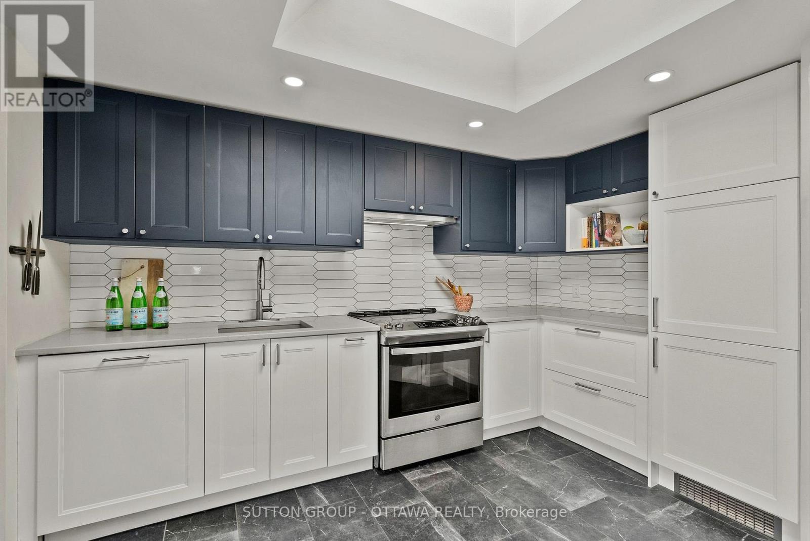 #702 99 HOLLAND AVENUE - 6