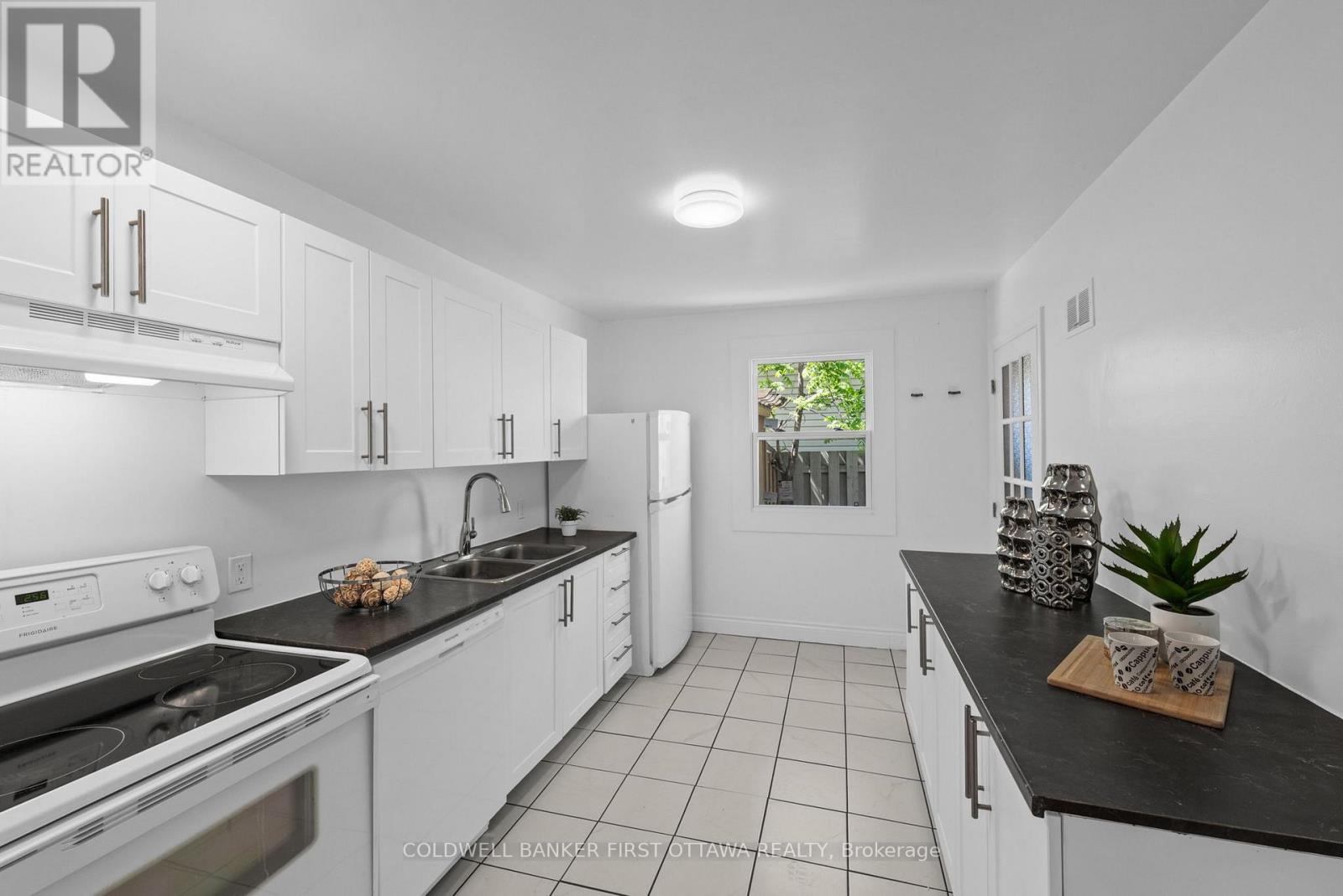 1246 KITCHENER AVENUE - 14