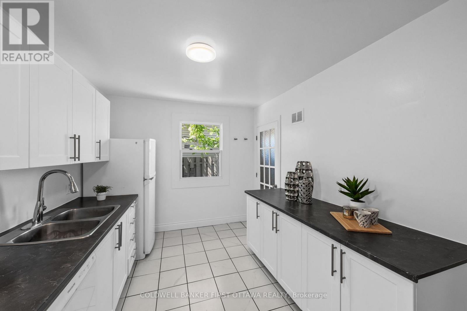 1246 KITCHENER AVENUE - 15