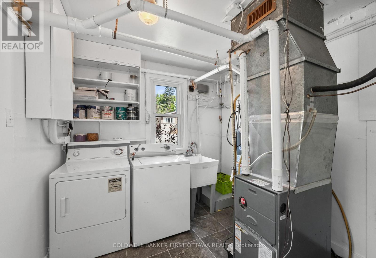 1246 KITCHENER AVENUE - 17
