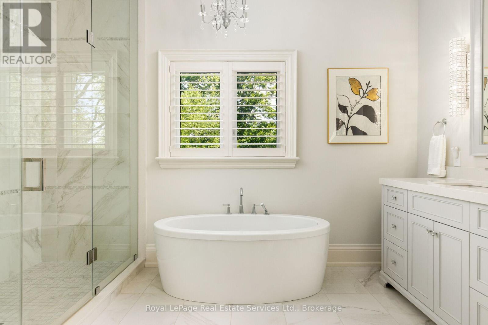 #5 456 LAKESHORE ROAD W - 25