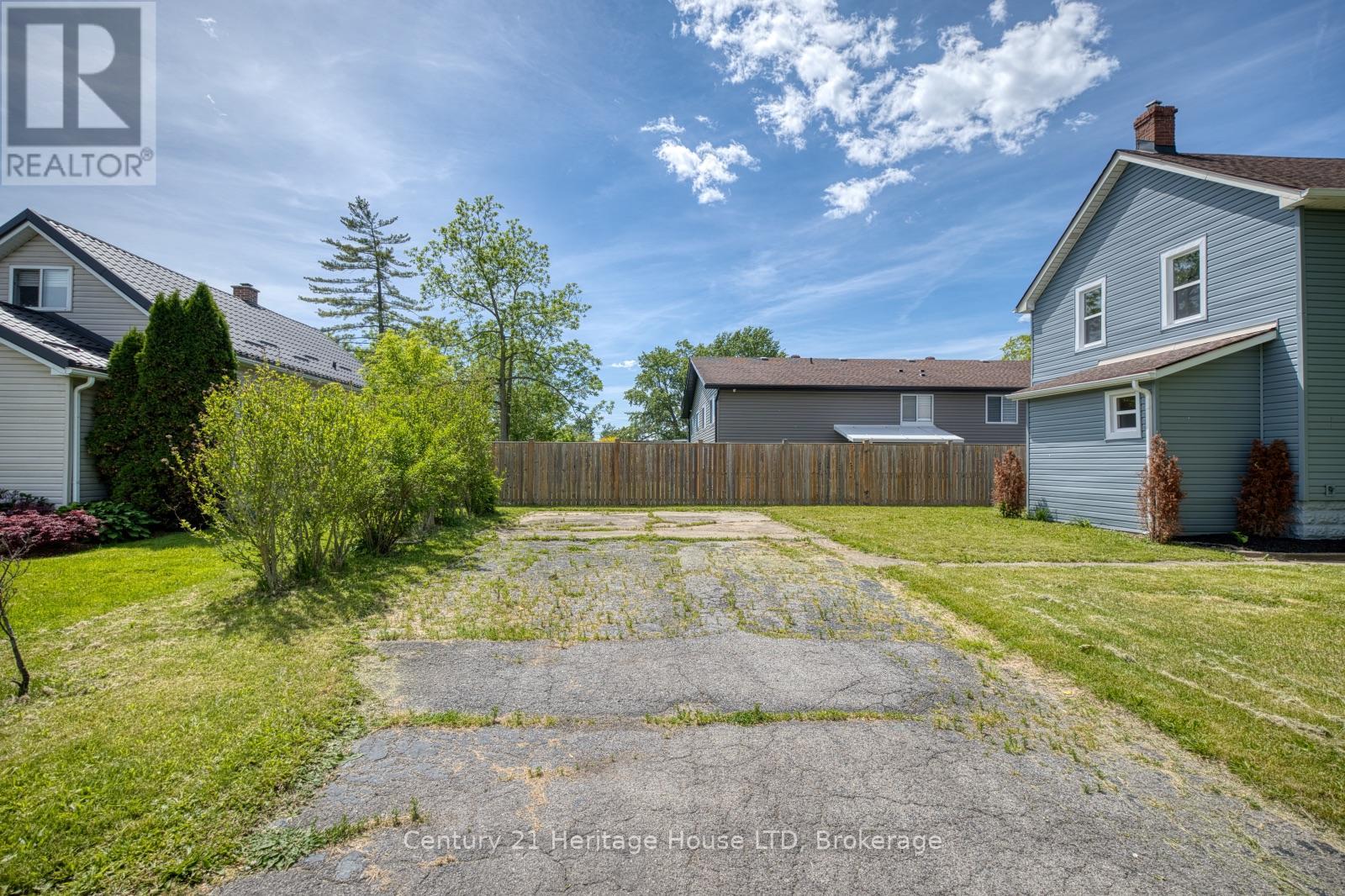 218 HENRIETTA STREET - 29