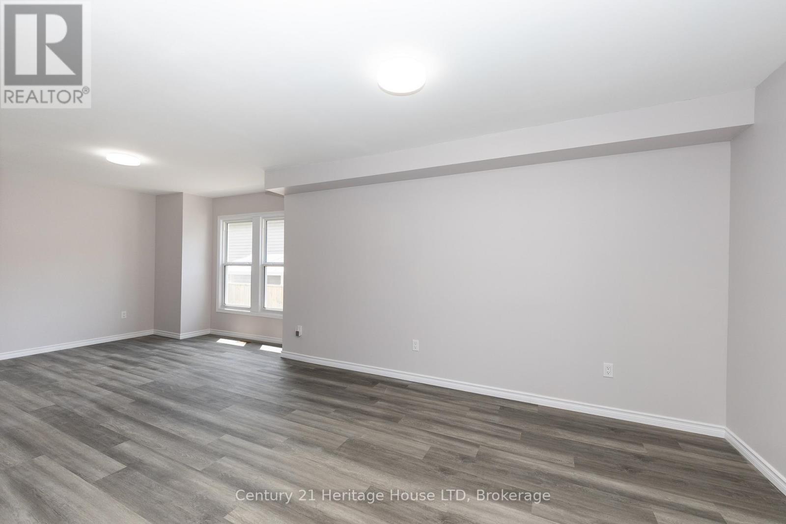218 HENRIETTA STREET - 7