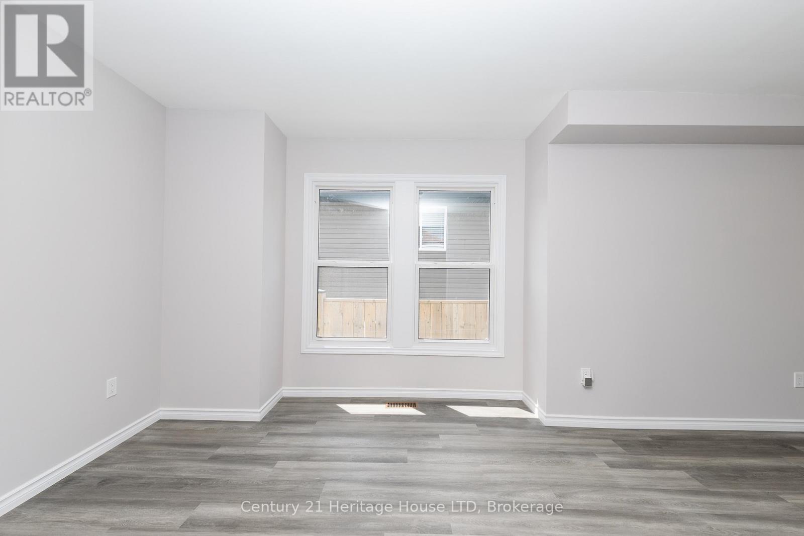 218 HENRIETTA STREET - 8