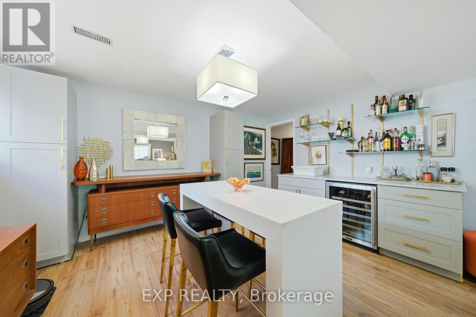 127A LAKESHORE ROAD - 32