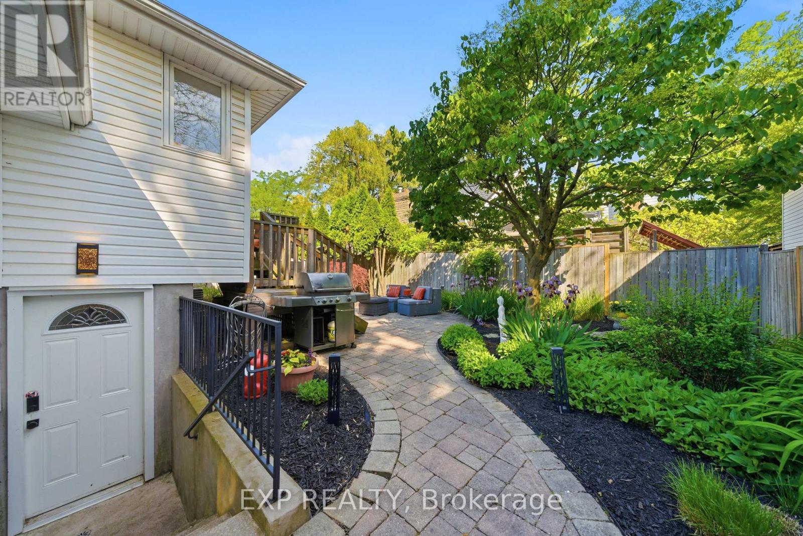 127A LAKESHORE ROAD - 36