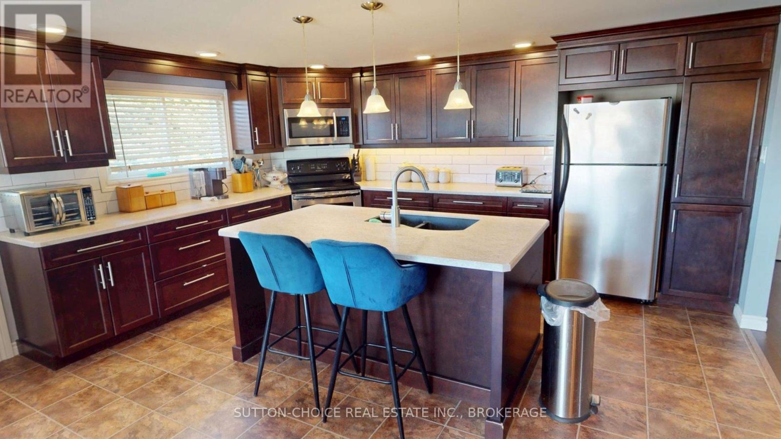222 YONGE STREET - 16