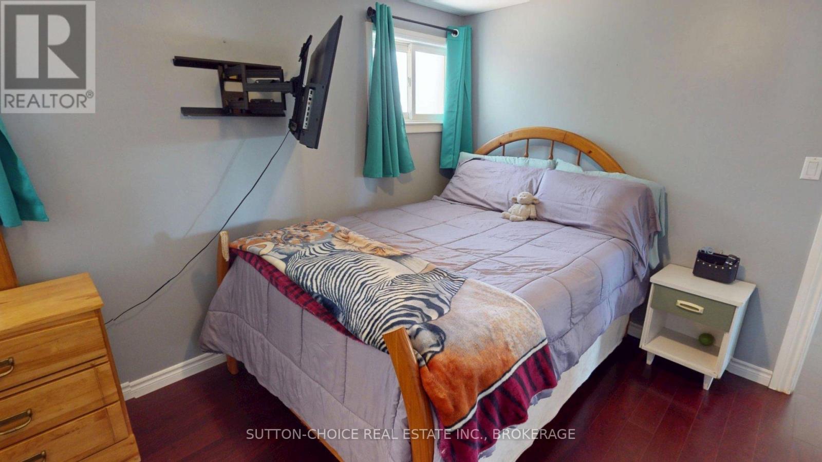 222 YONGE STREET - 28
