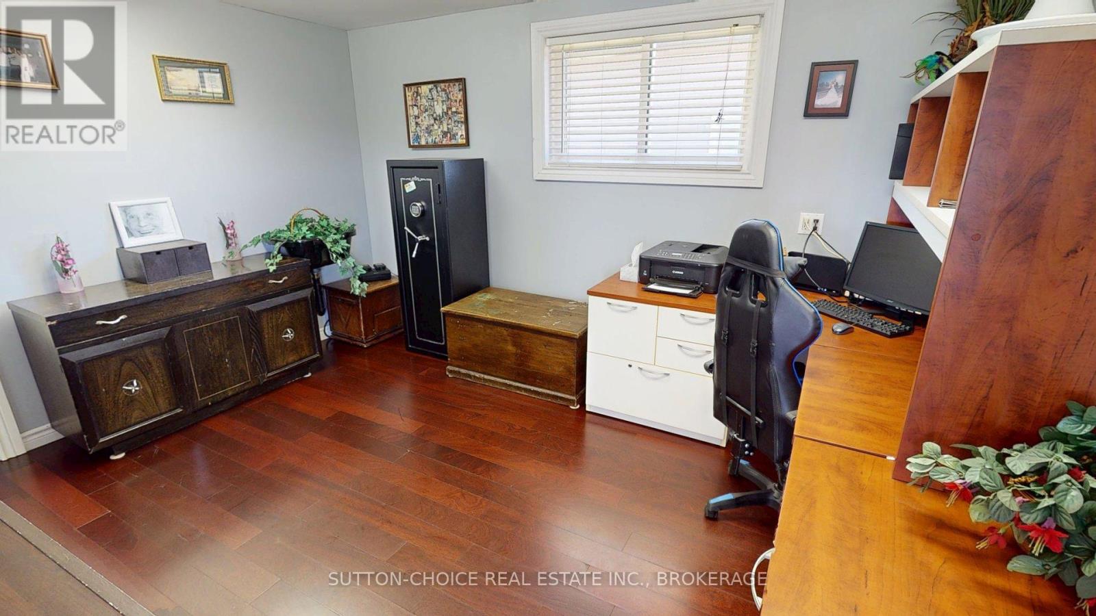 222 YONGE STREET - 31