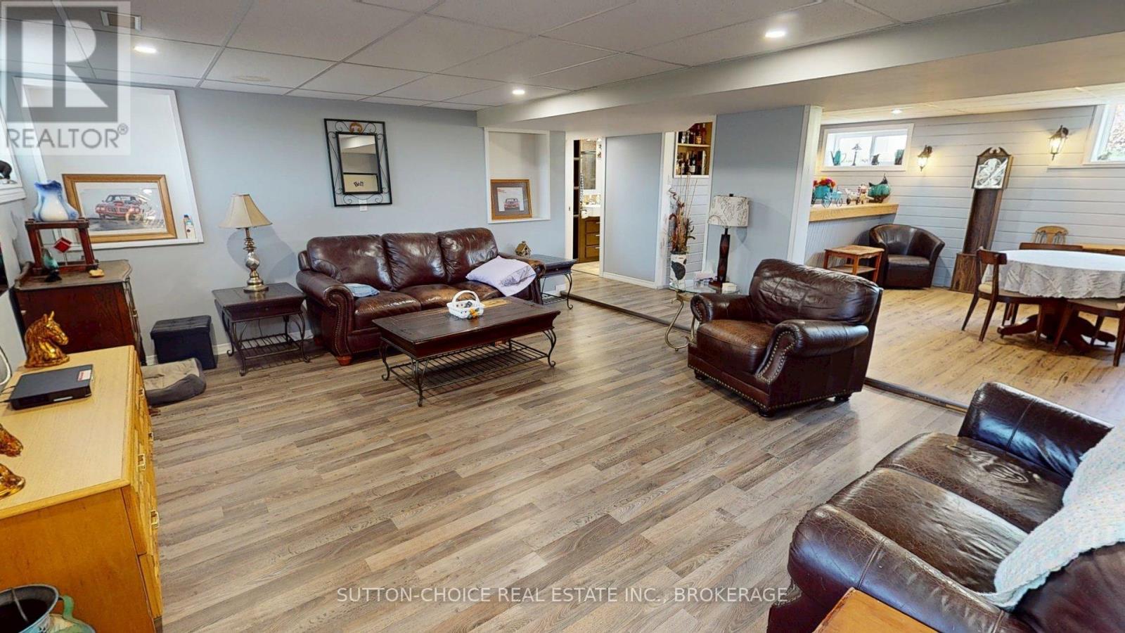 222 YONGE STREET - 33
