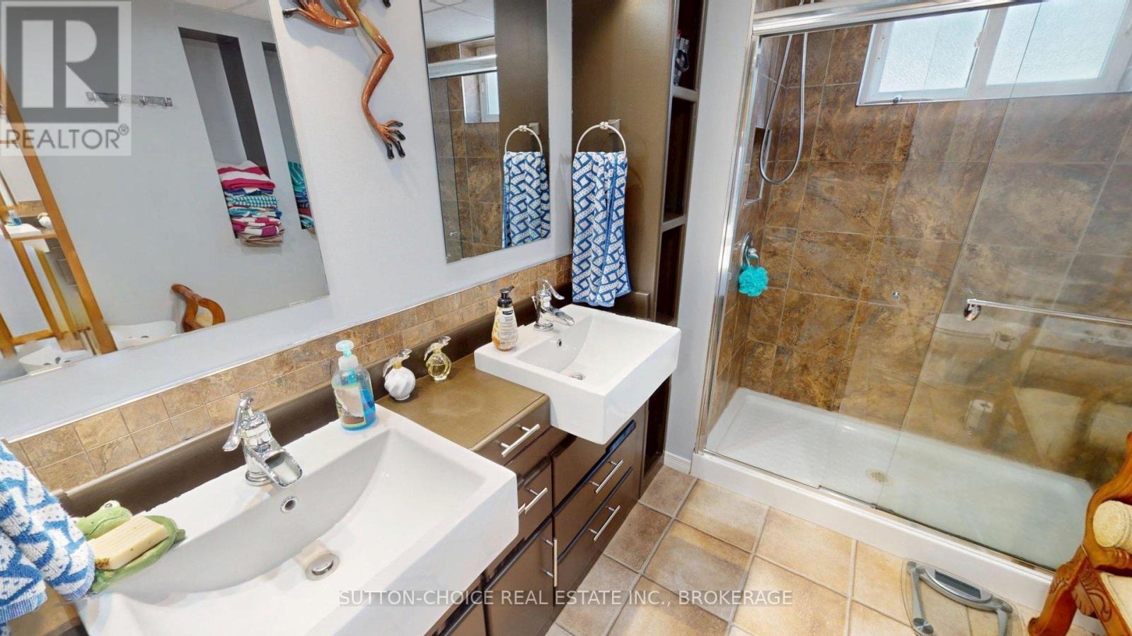 222 YONGE STREET - 43