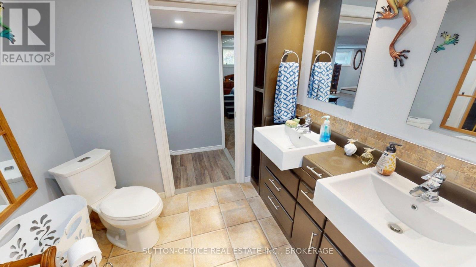 222 YONGE STREET - 44
