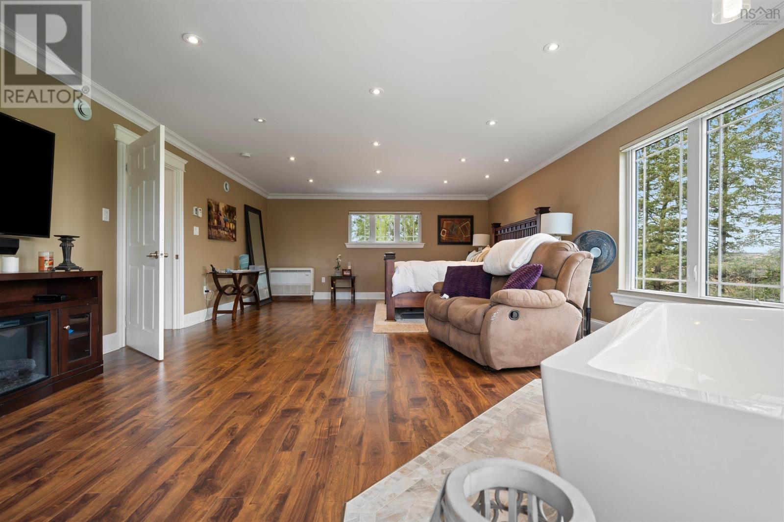 8805 Highway 14 - 32