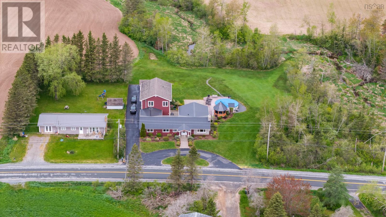 8805 Highway 14 - 36