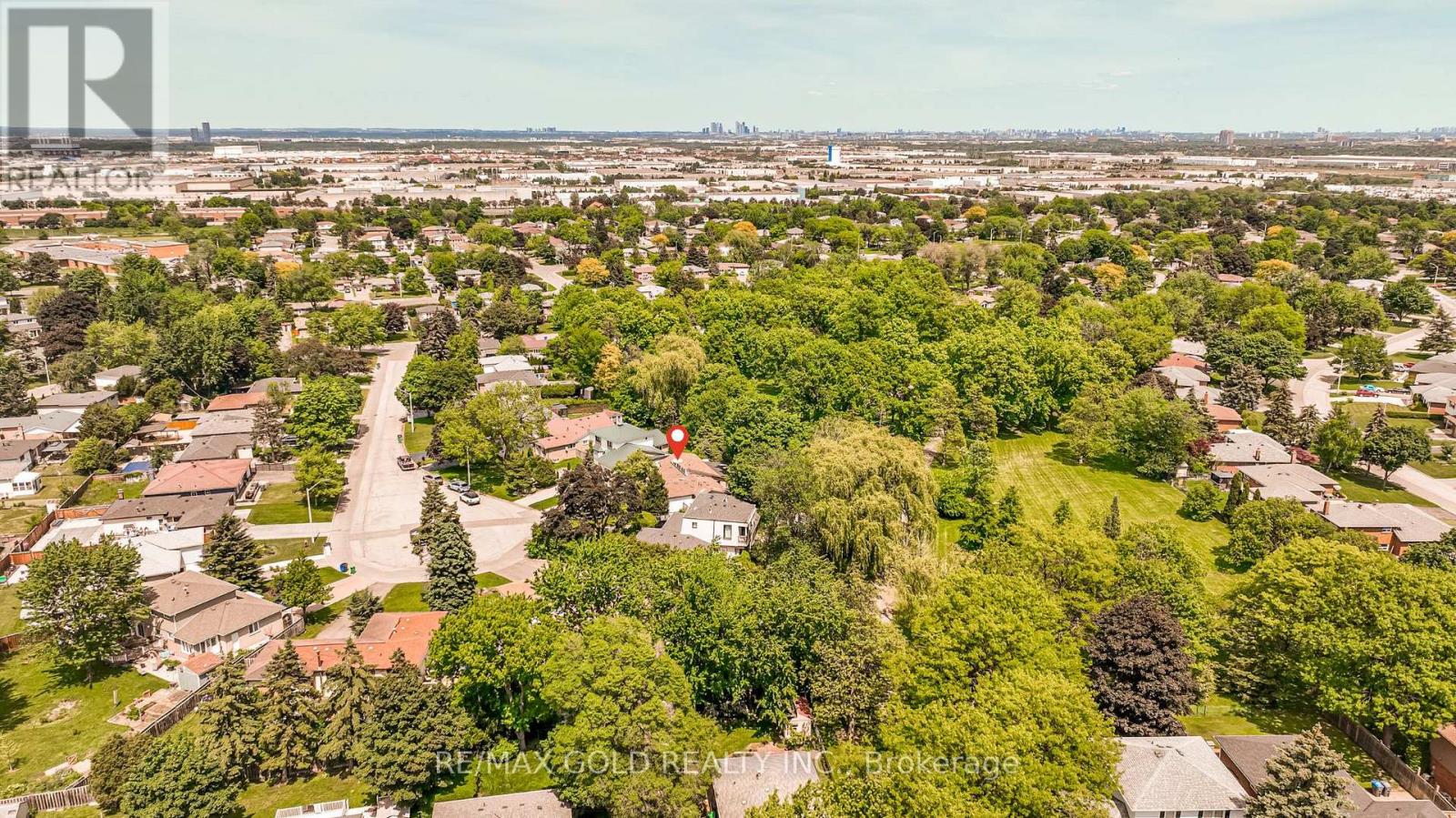 16 DONALDA PLACE - 48
