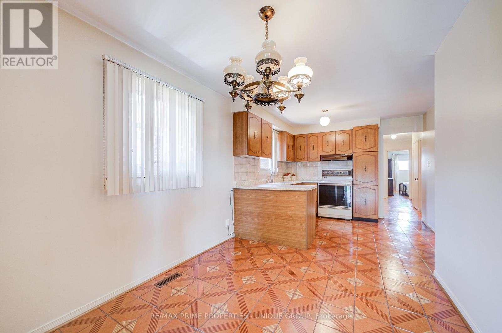 9 CAPSTAN COURT - 15