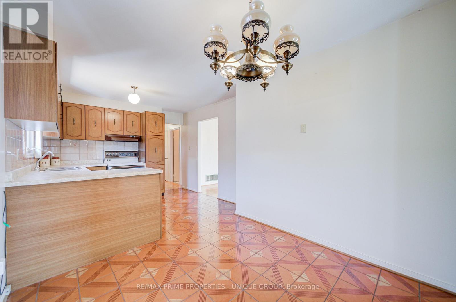 9 CAPSTAN COURT - 16