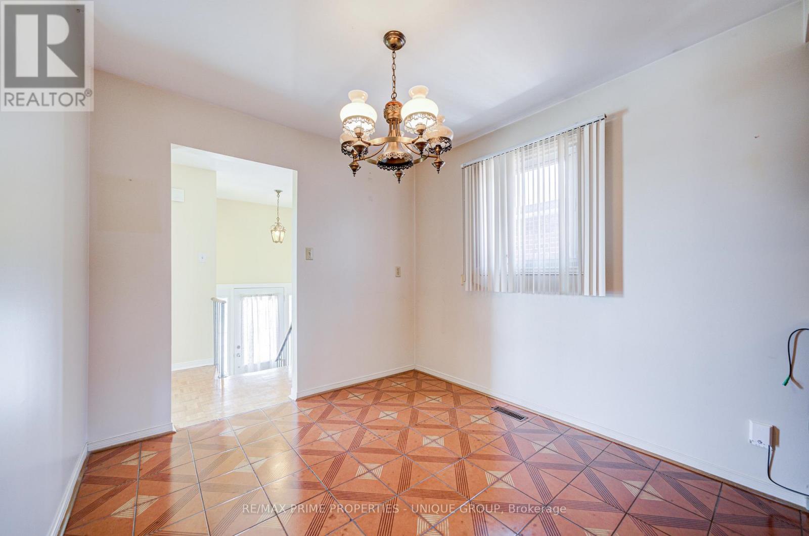 9 CAPSTAN COURT - 18
