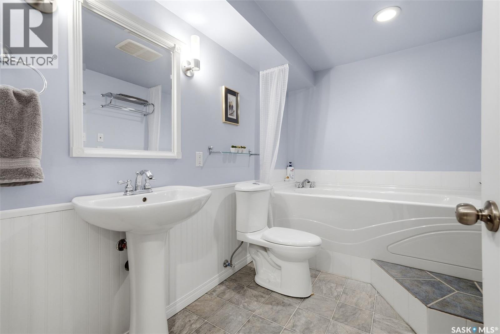 1358 Lapchuk CRESCENT N - 44