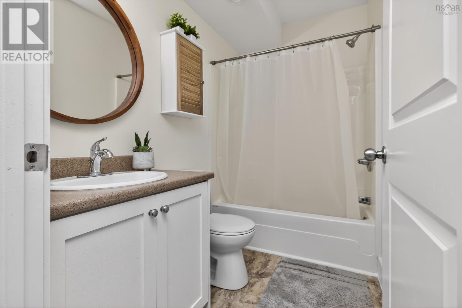 Property 22 of 41 of 105 -162 Ochterloney Street