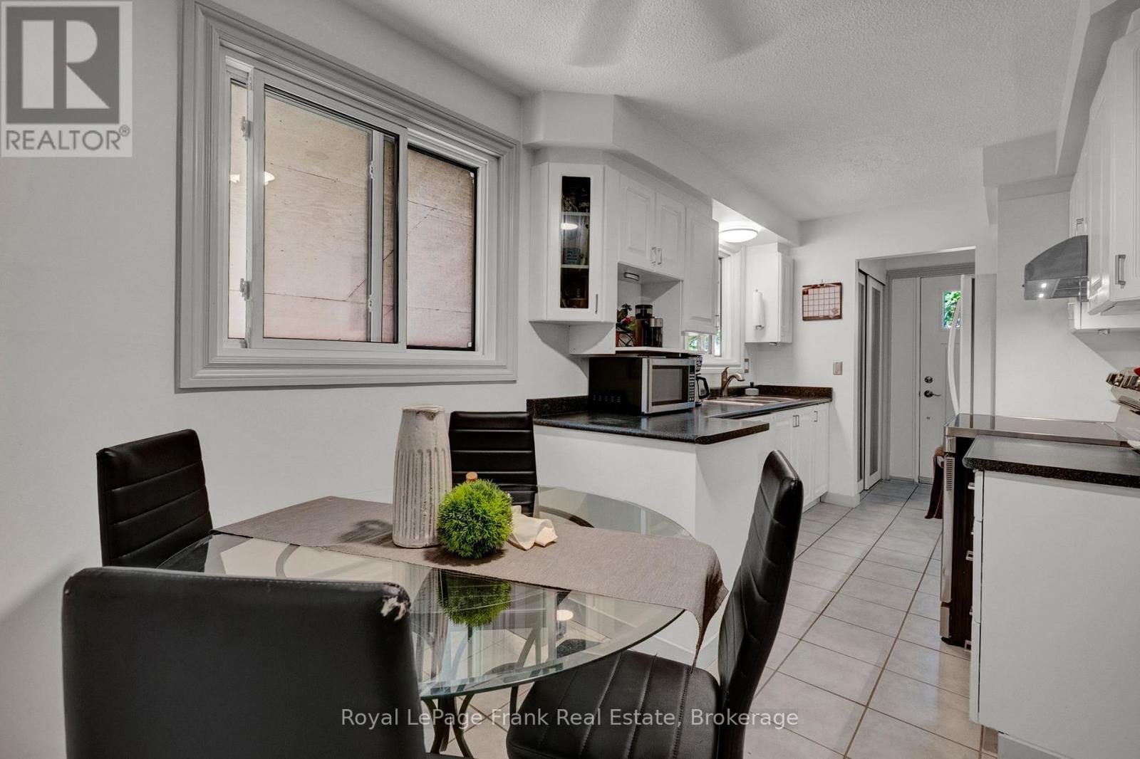 576 ANNANDALE STREET - 19