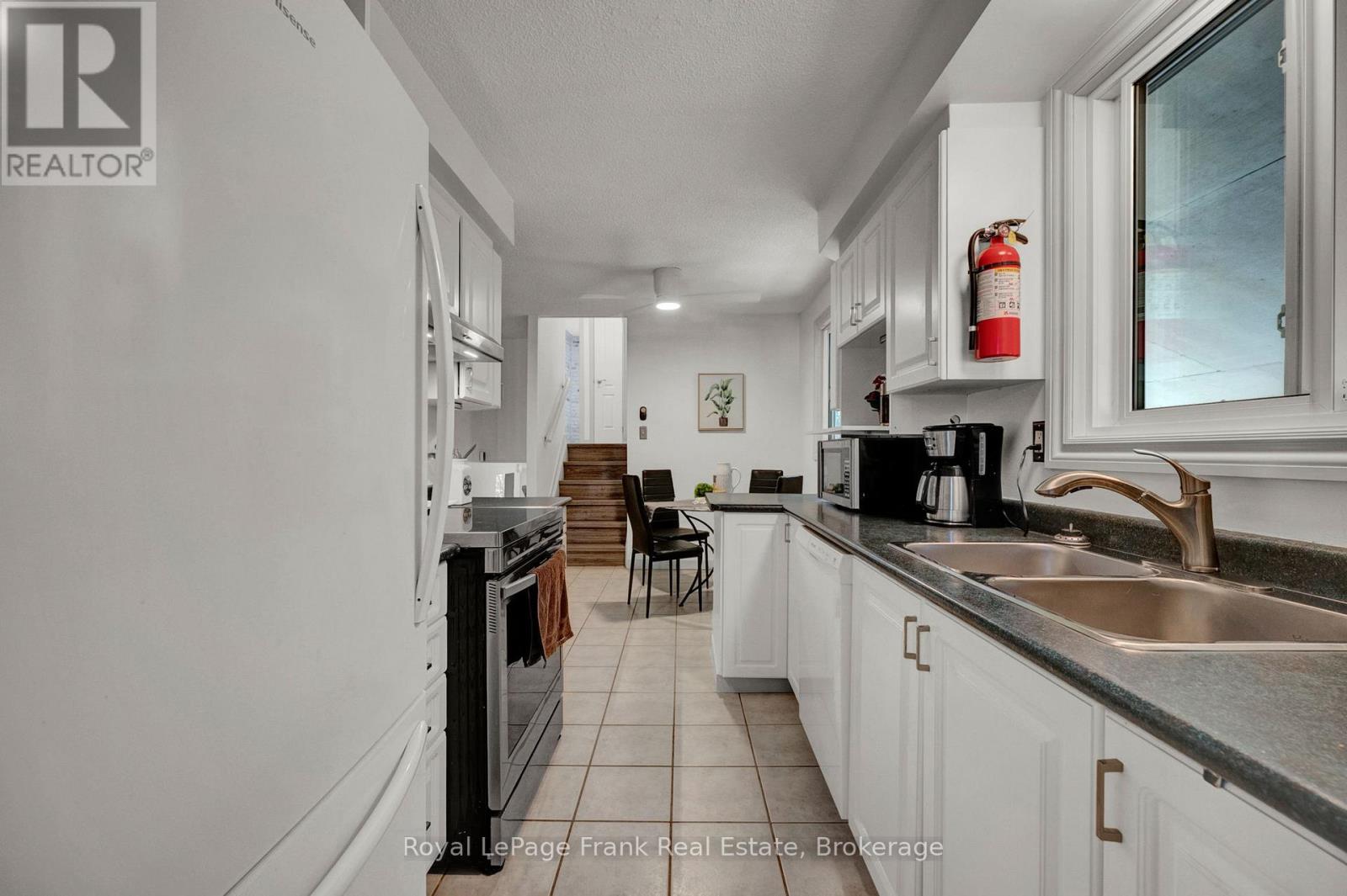 576 ANNANDALE STREET - 25