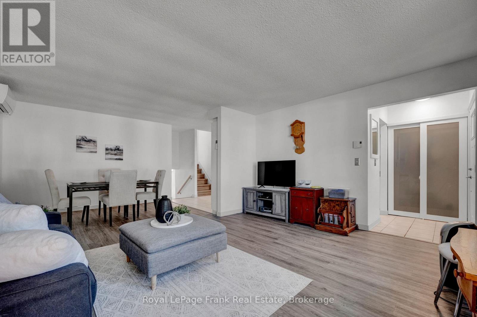 576 ANNANDALE STREET - 31