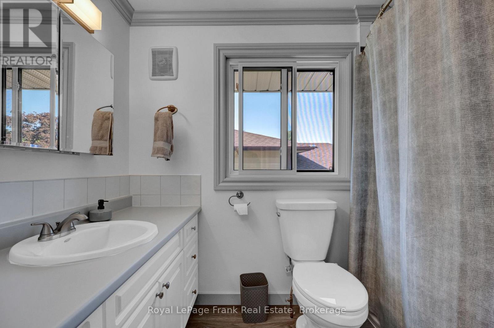 576 ANNANDALE STREET - 39