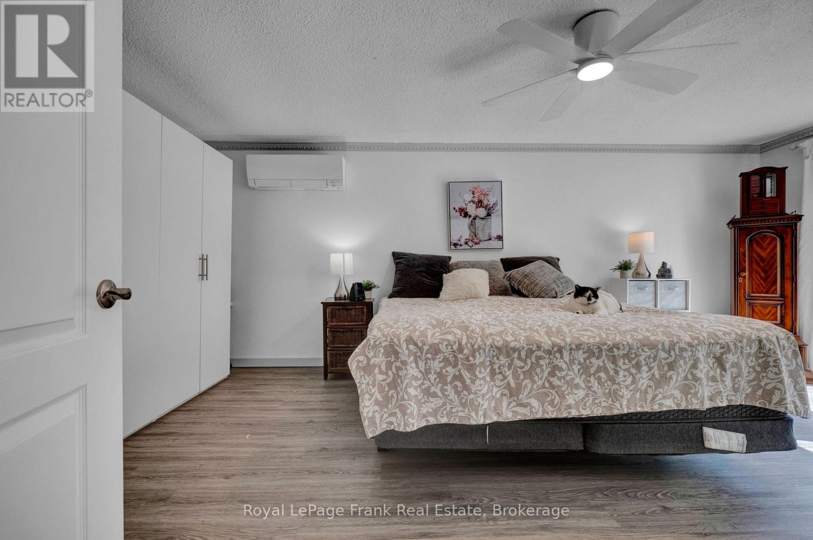 576 ANNANDALE STREET - 41