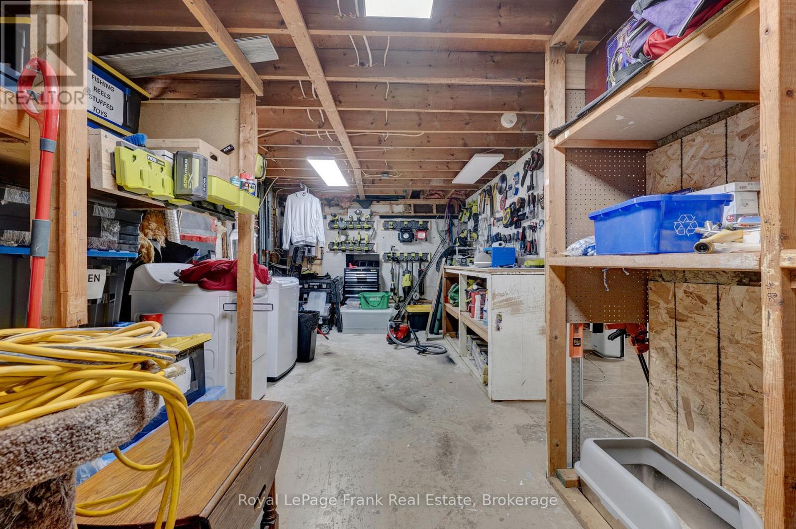 576 ANNANDALE STREET - 47