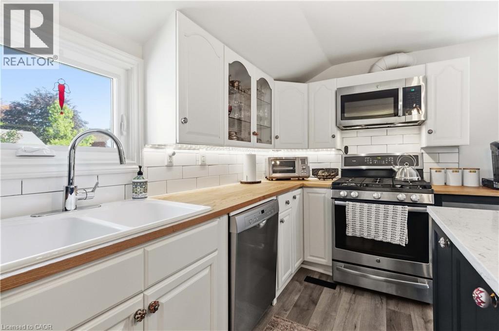 8 TOLHURST Avenue - 20