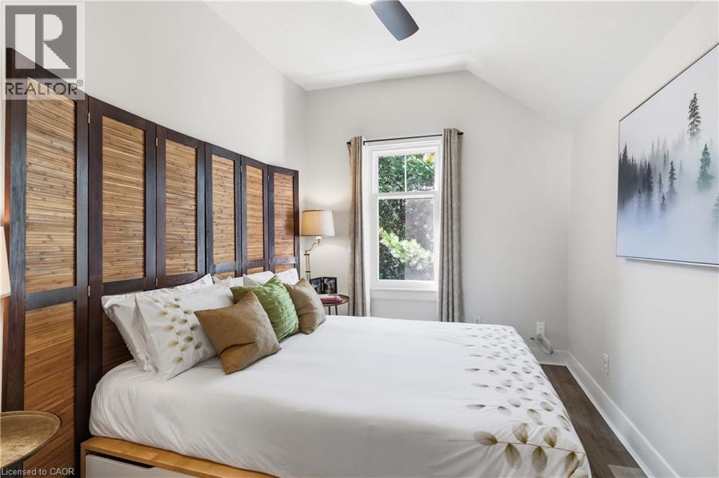 8 TOLHURST Avenue - 35