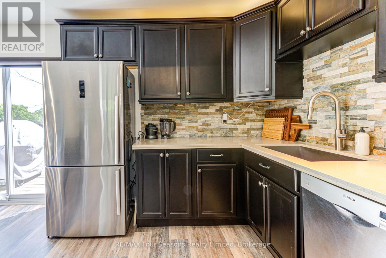 471 OXBOW CRESCENT - 16