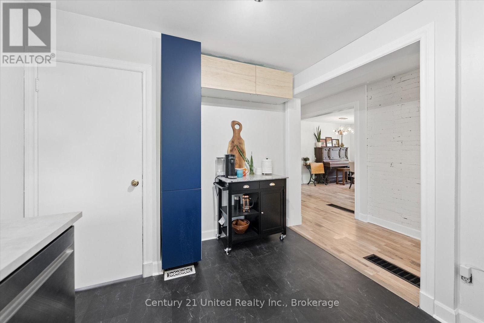 193 SHELBOURNE STREET - 21
