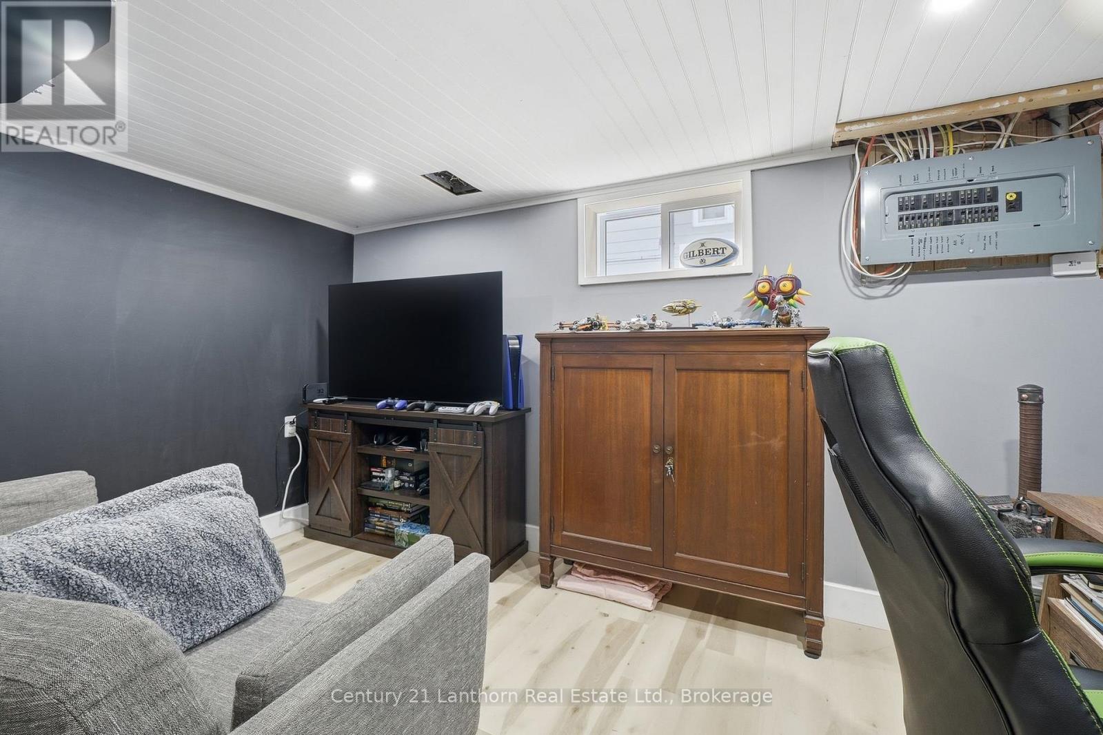 239 FOSTER AVENUE - 39